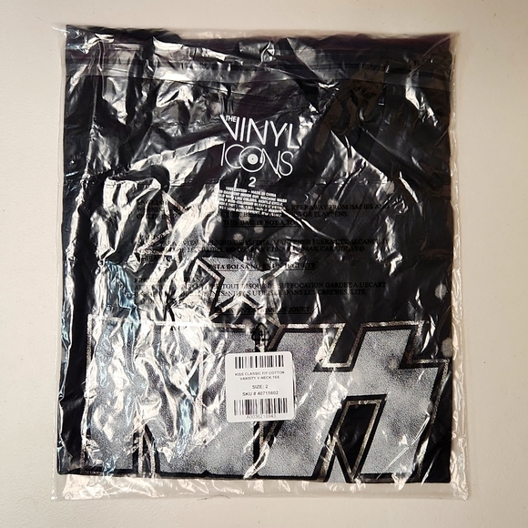 ❤️NWT VINTAGE TORRID TEE KISS GRAPHIC GENE SIMMONS PAUL STANLEY CONCERT TOP PLUS - Picture 5 of 9